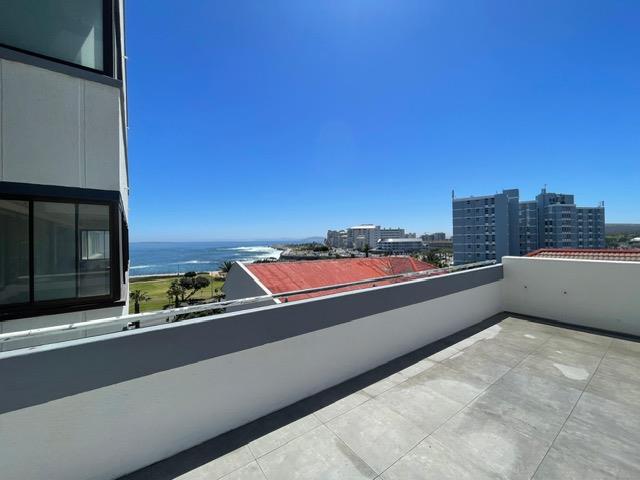 2 Bedroom Property for Sale in Three Anchor Bay Western Cape